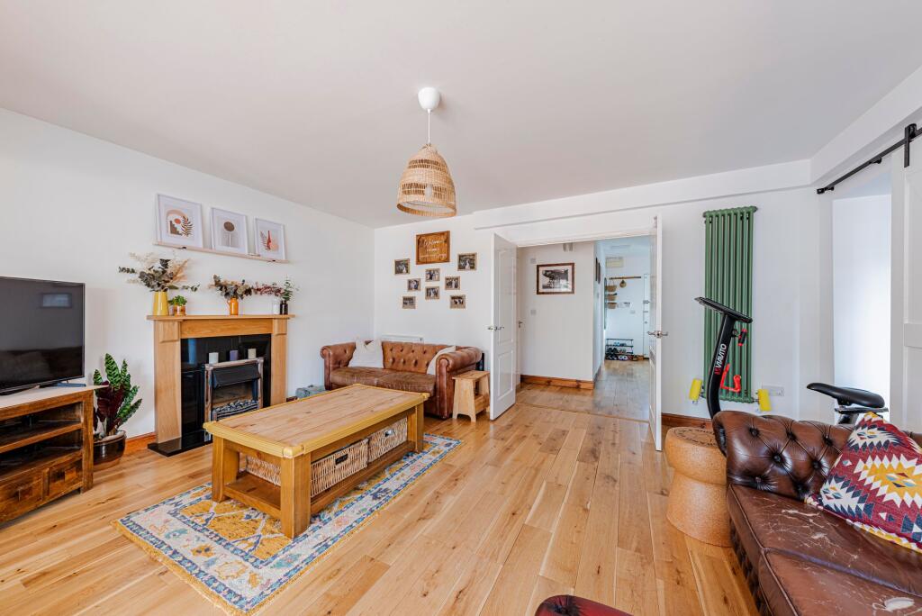 Living Room/Dining Room (1)