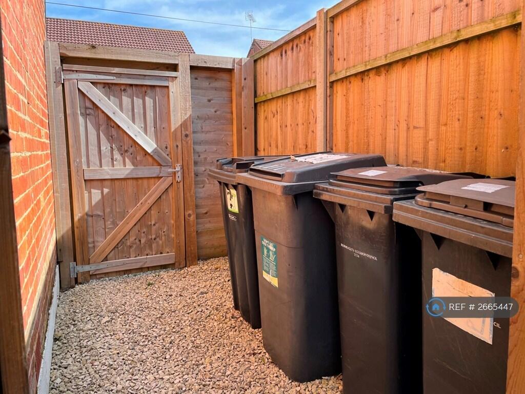 Side Access And Bin Storage Area