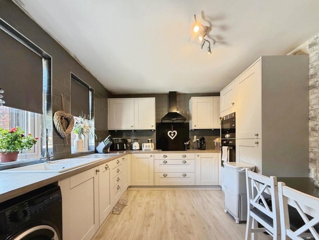 pbox-kitchen-323607.jpg
