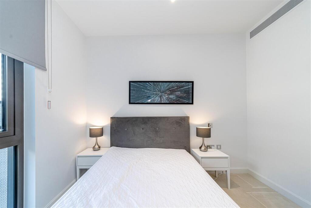 Bedroom    .jpg