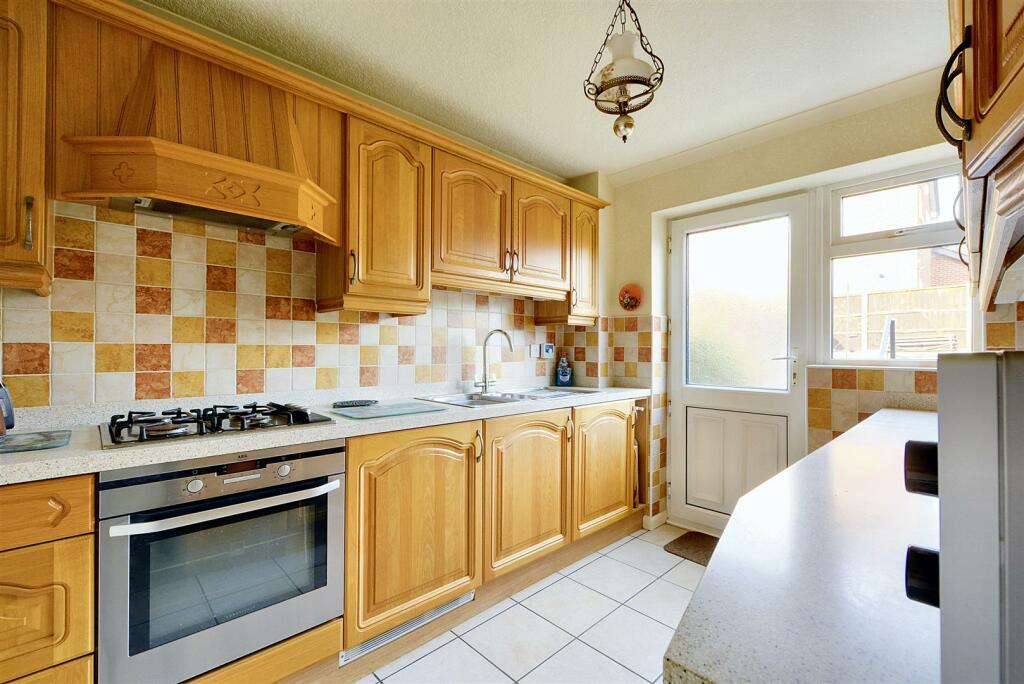 Kitchen_2.jpeg