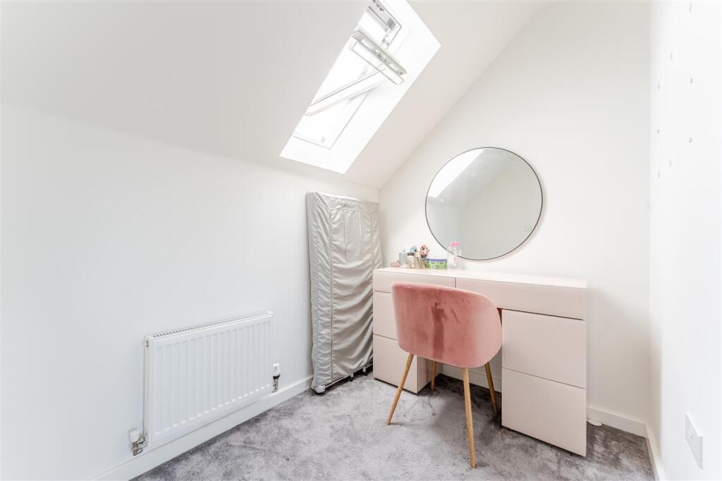8 - dressing area.jpg