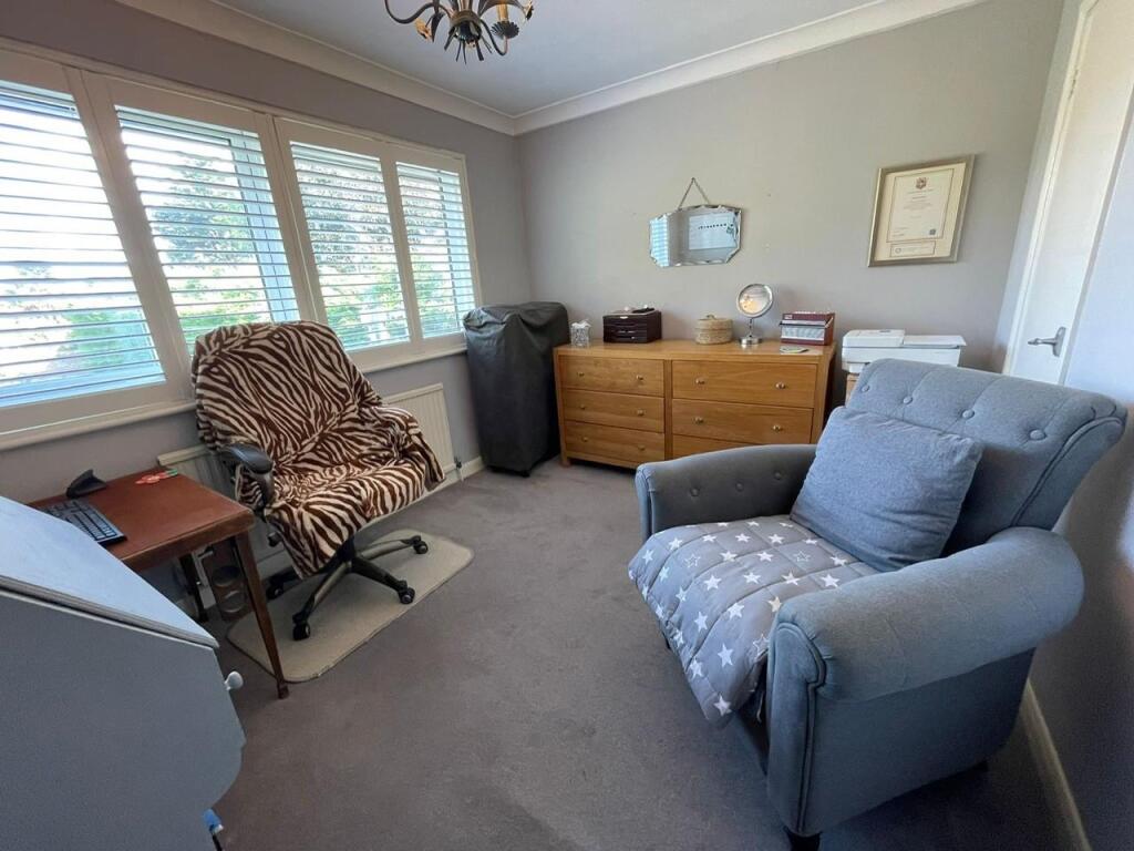 Bedroom 4.jpg