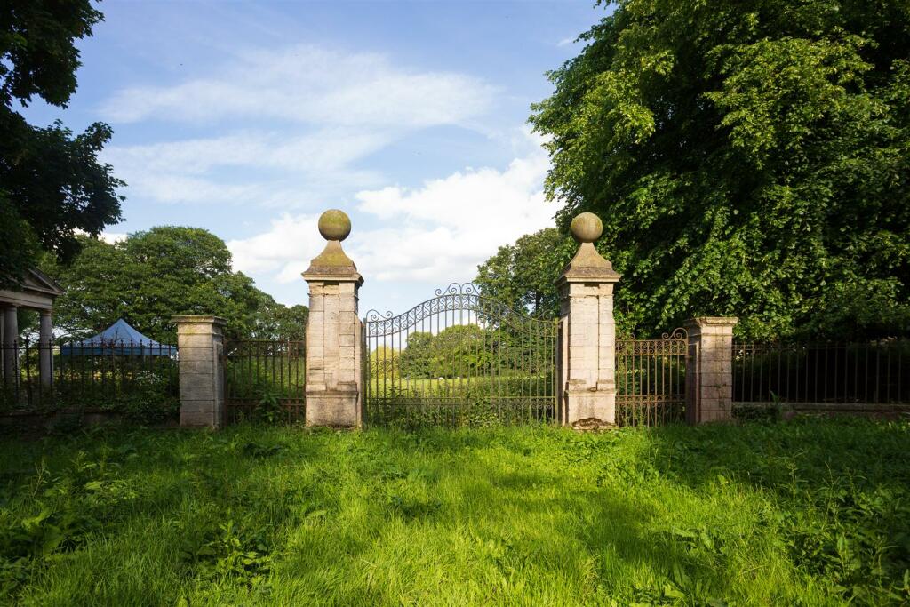 12. Kirby Hall-62.jpg