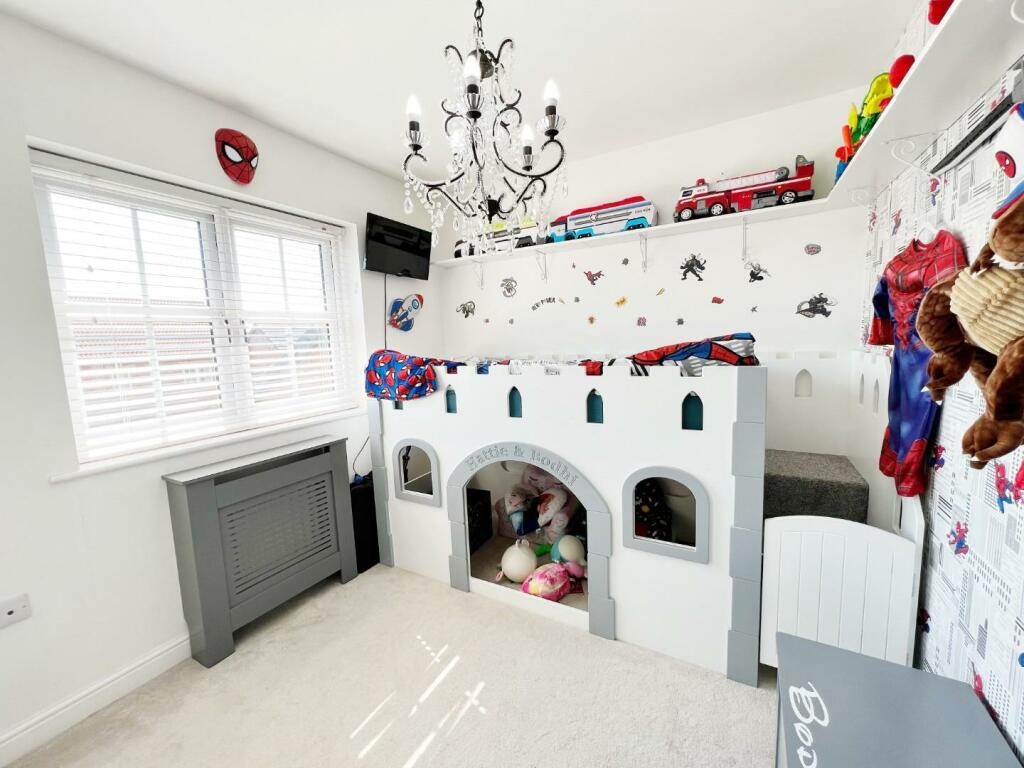 Bedroom 3 pic 1.jpg