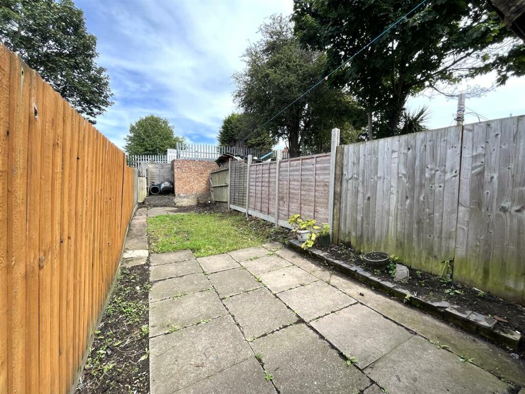 Swan Lane, Stoke - Garden