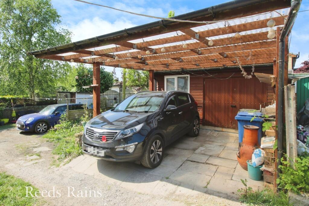 Carport/Outbuilding