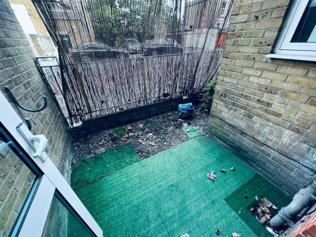 To Let, Rent - 2 bed in Campbell Road, London, E3 