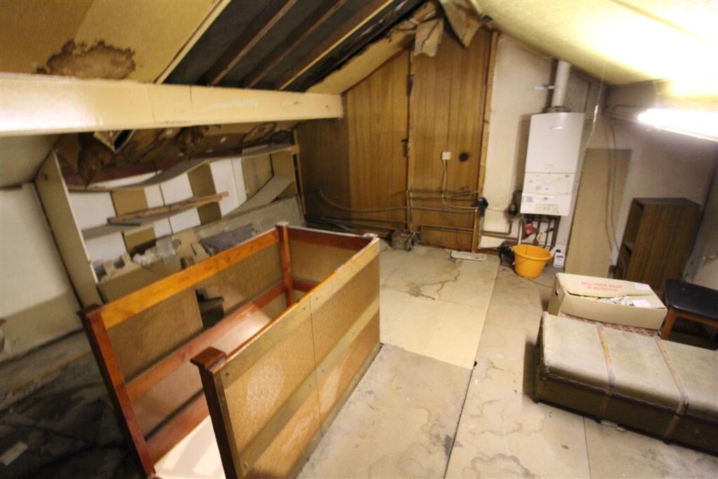 LOFT ROOM T202509181619.jpg