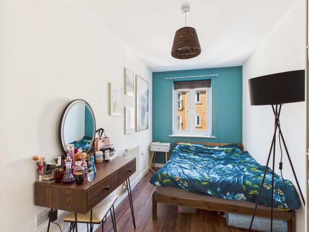 CAM03729G0-PR0049-STILL015