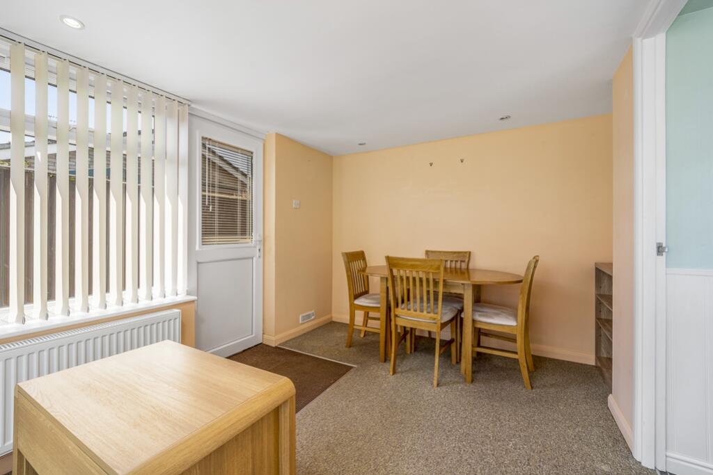 19 Reynolds Gardens (Moulton)-27