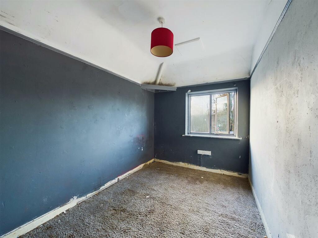 11 - Semi-detached house for Auction, Kingswood, B