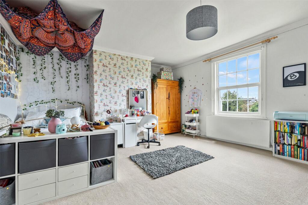 4 Double Bedrooms