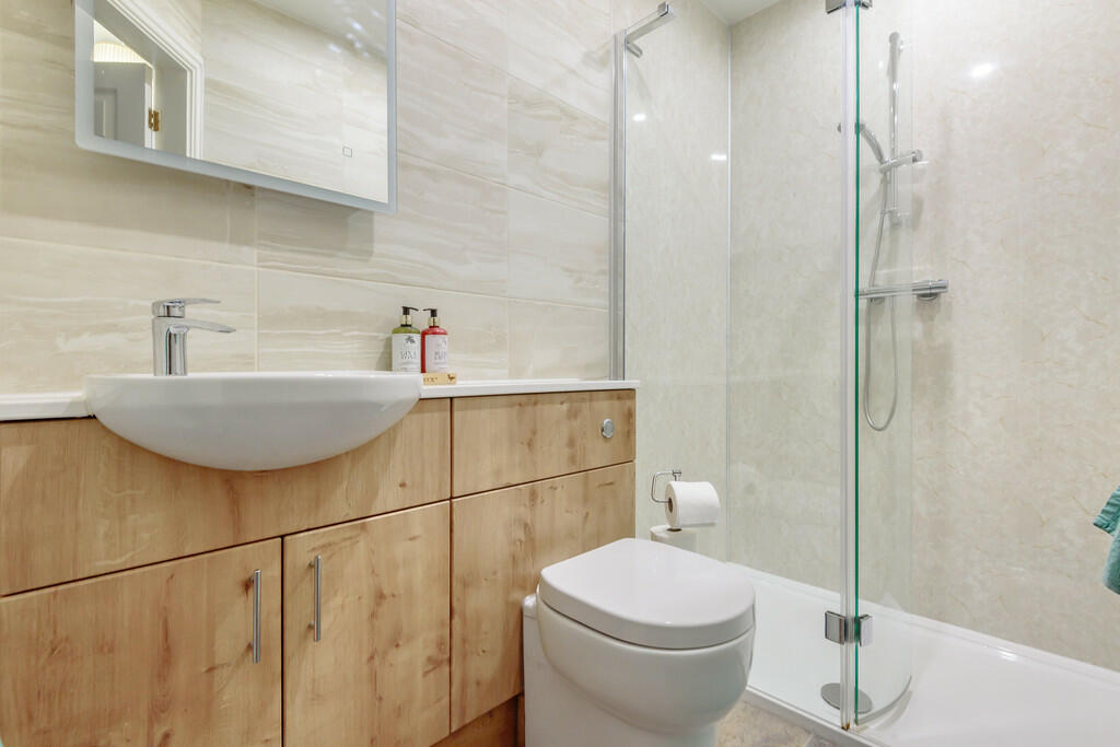 En Suite for Bedr...