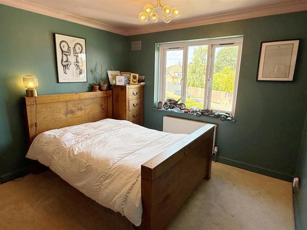 Bed 1a.JPG