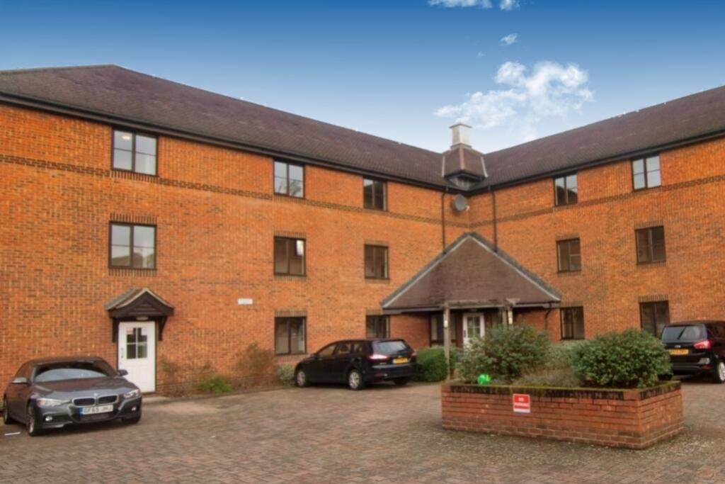 Lrg_4522_room05image3146 (Portal Size)