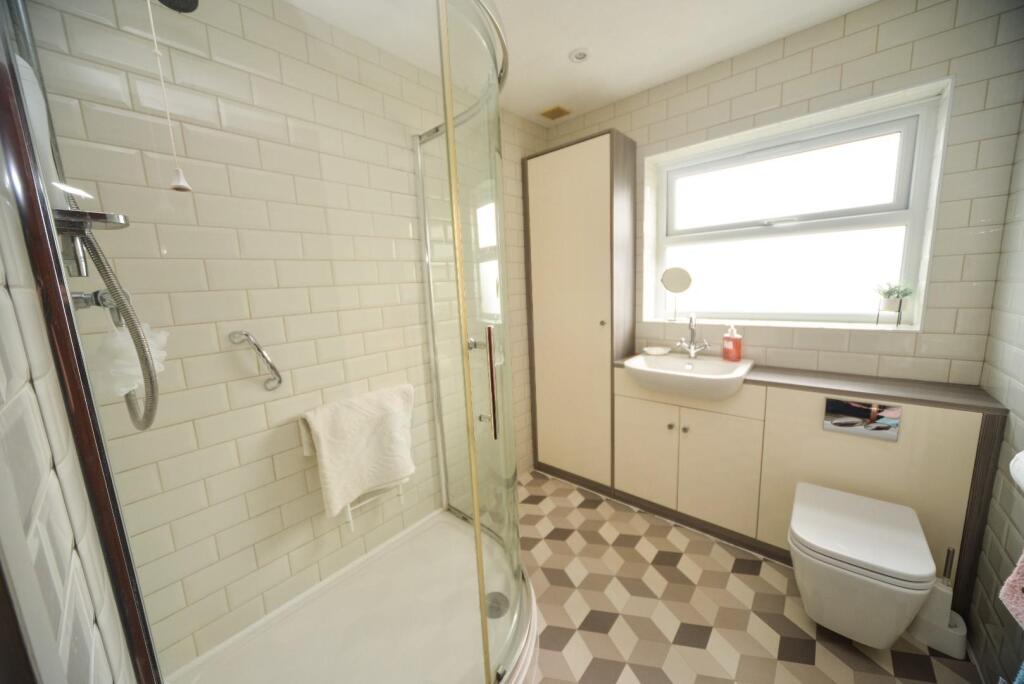 Shower room.jpg
