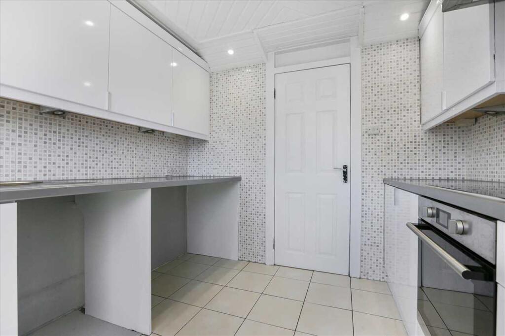 Kitchen (2)
