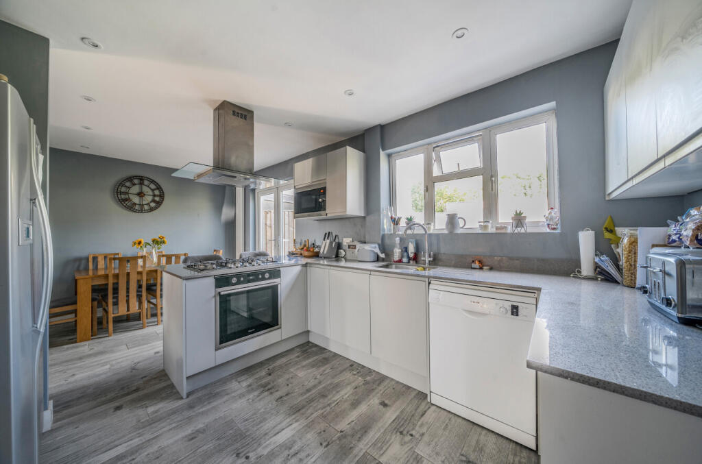 1348839-13-68d2d3...