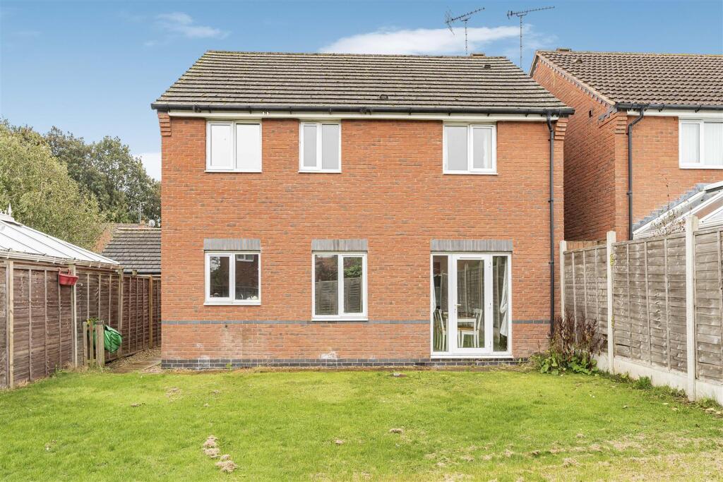16 Iron Duke Close