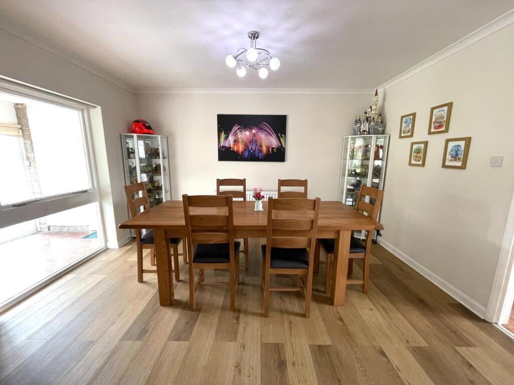 Dining Area.JPG