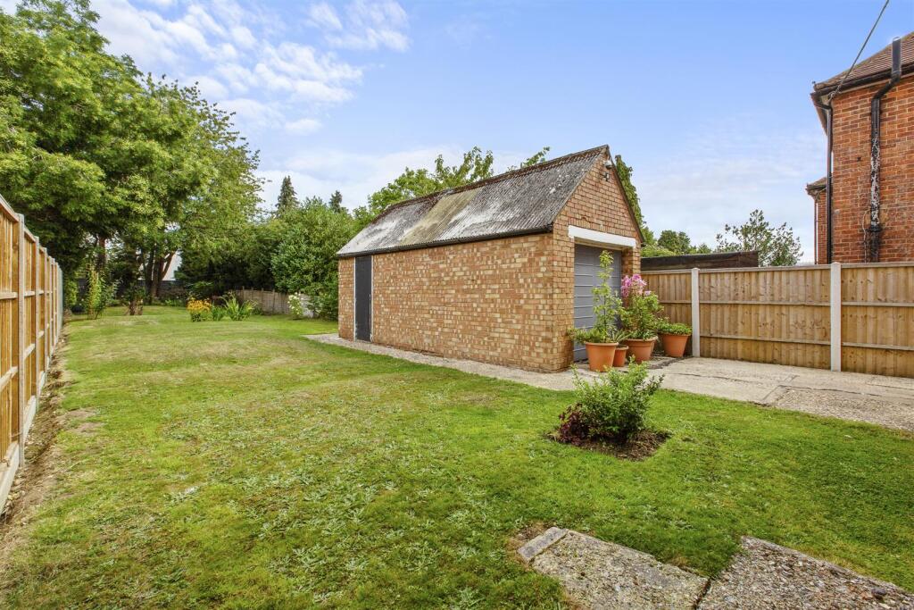 122 Cressex Road, HP12 4TZ-10.jpg