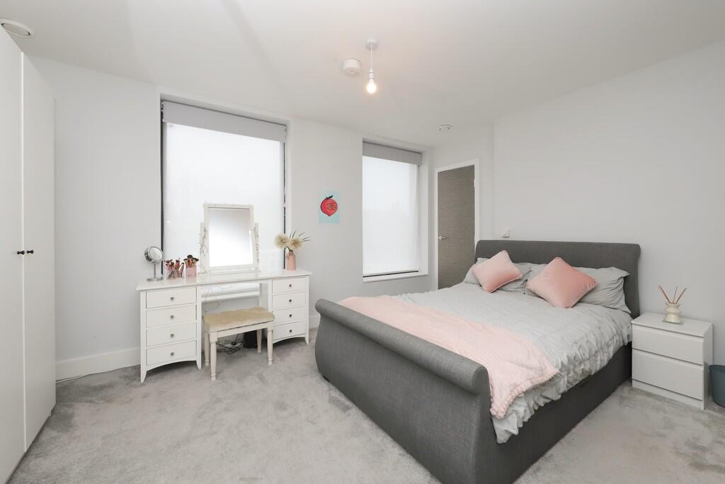 7 Trinity Court (...