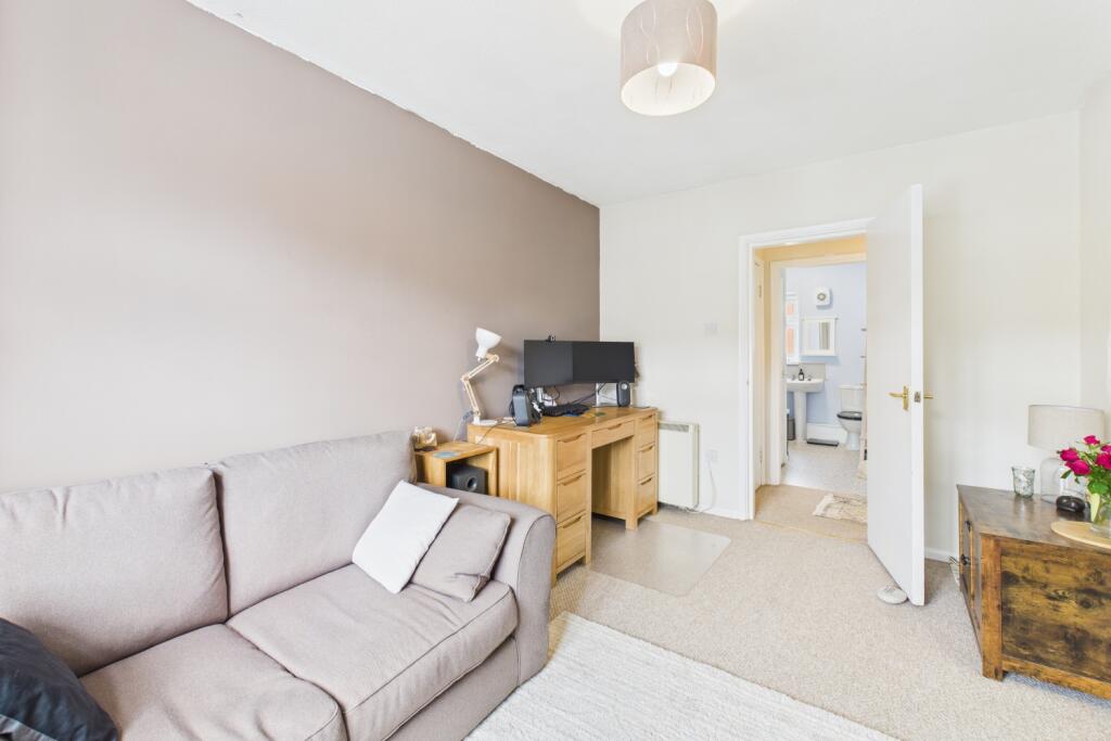 CAM03162G0-PR0300-STILL004