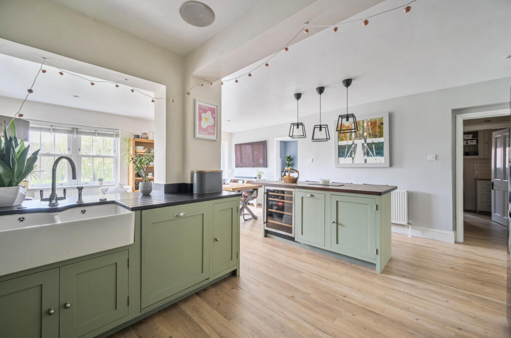 1383590-17-692488...