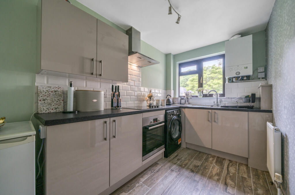 1301328-7-6847fed...