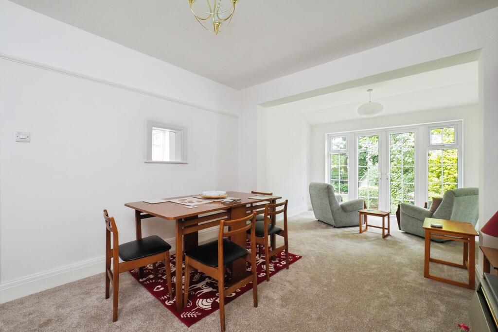 Dining/Sitting Room