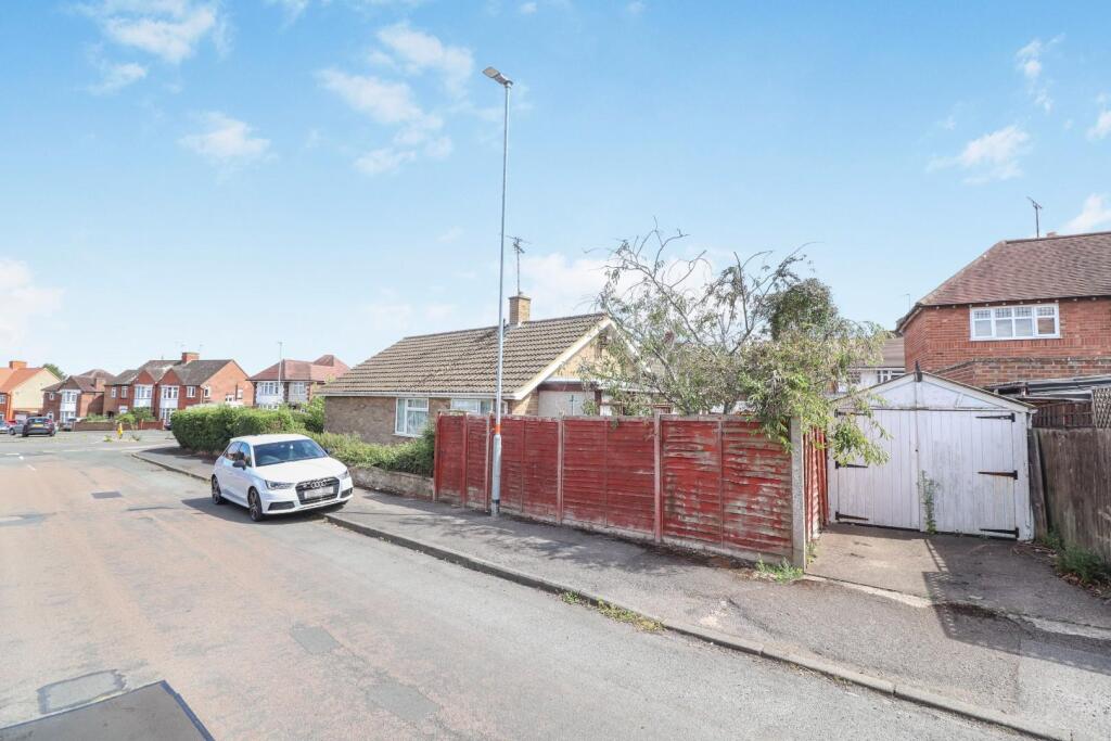 Garage / Driveway