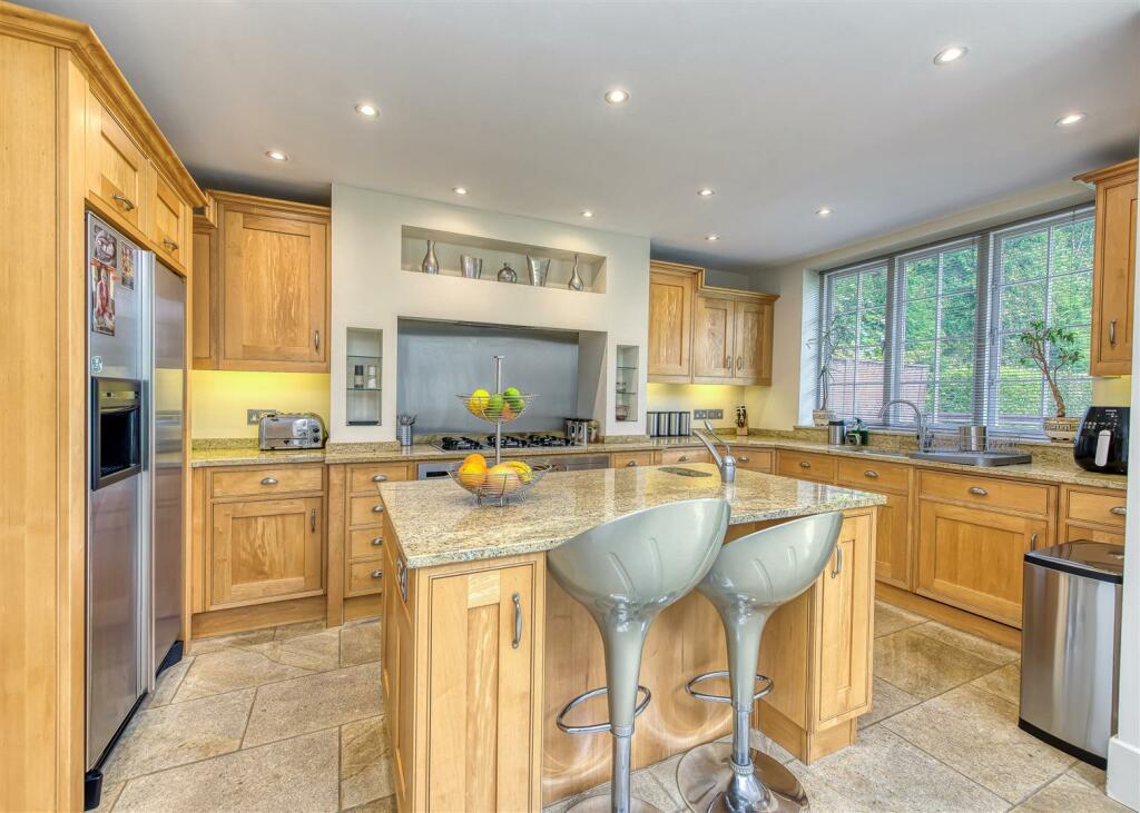 14 Wergs Hall Road-kitchen4.jpg