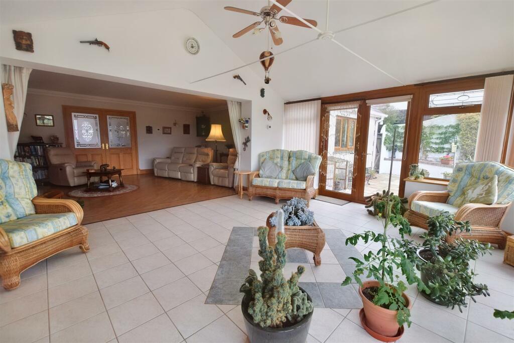 Lounge / Conservatory
