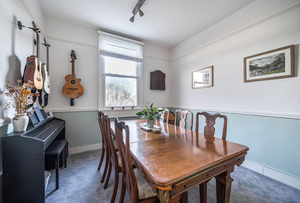 1392715-13-694571...