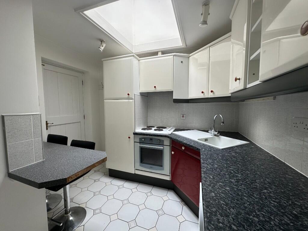 Kitchen (i)