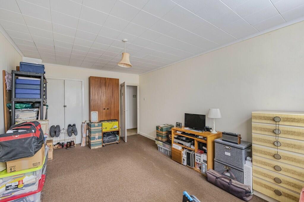 Bedroom 1 (2)