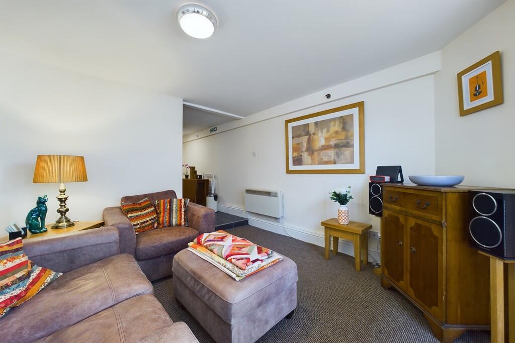 CAM01085G0-PR0447...