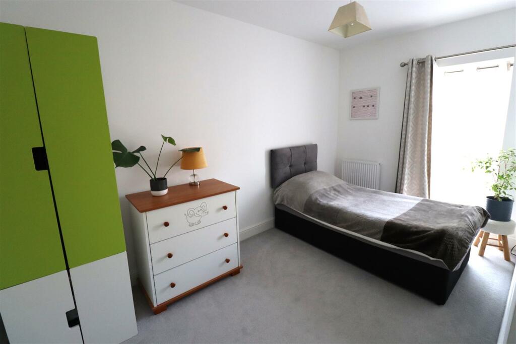 Bedroom 2.JPG