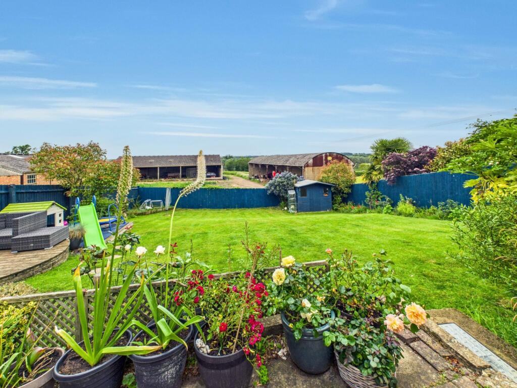 Back Garden 3 - 9 Glebe Way