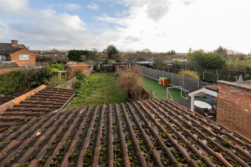Larkshall Road, E4