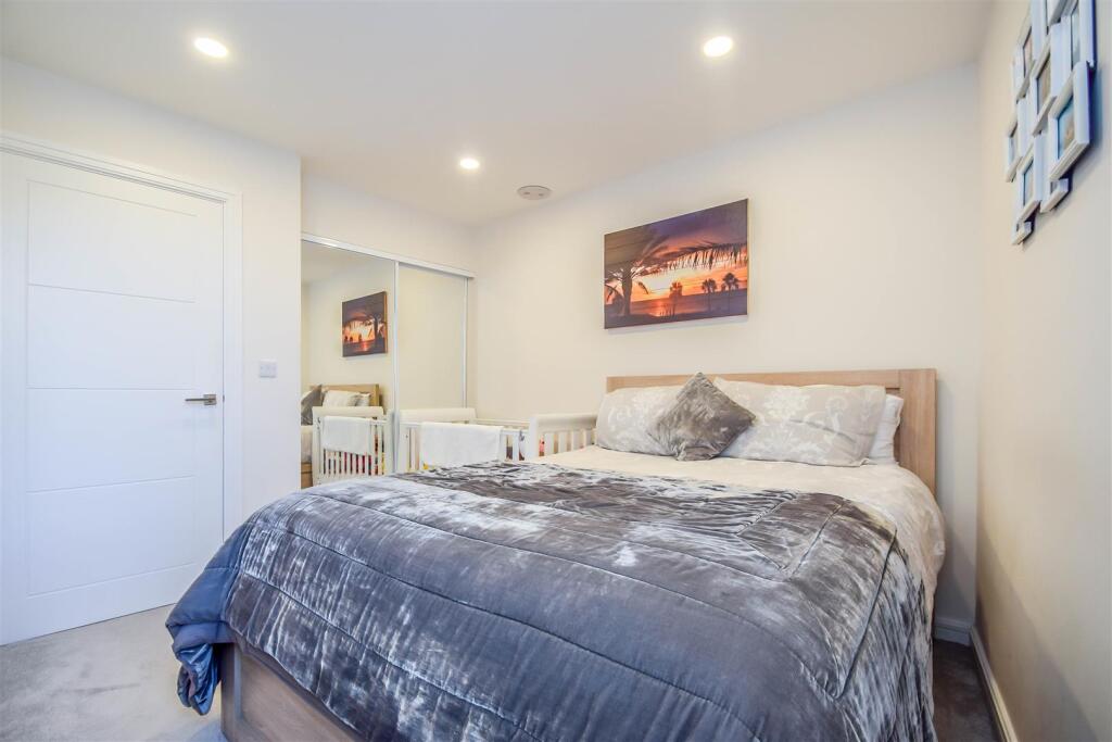 Bedroom One (3).jpg
