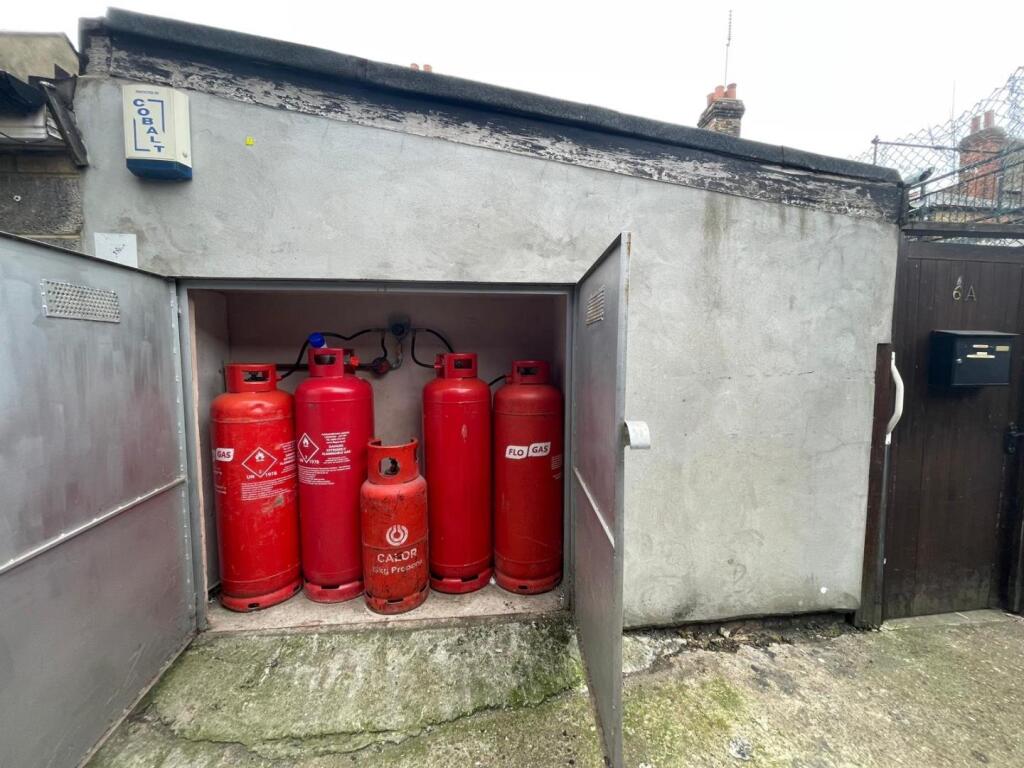 WhatsApp Image 2025-10-16 at 10.14.27.jpeg