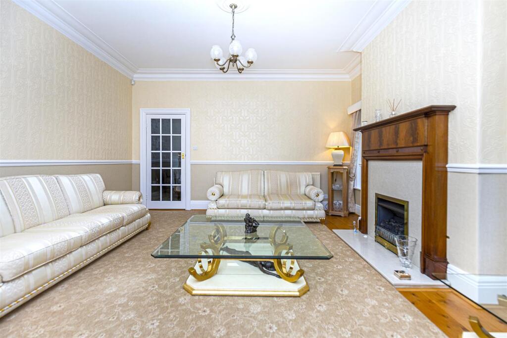 Bramleys Estate Agents - Fenay Lane (6).jpg