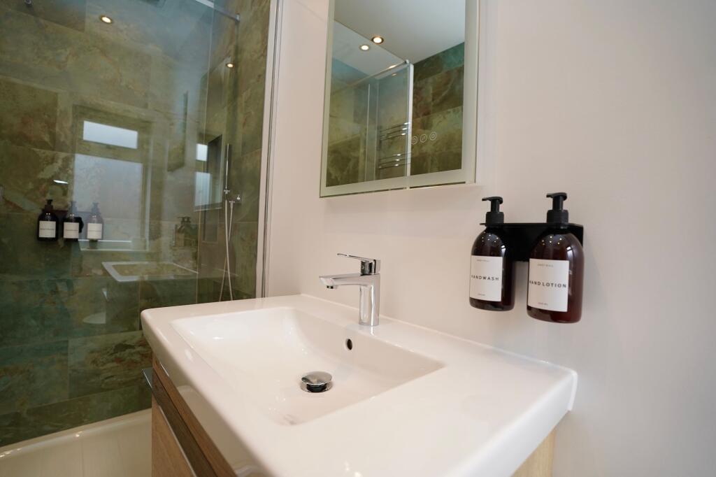 Swans Nest Ensuite