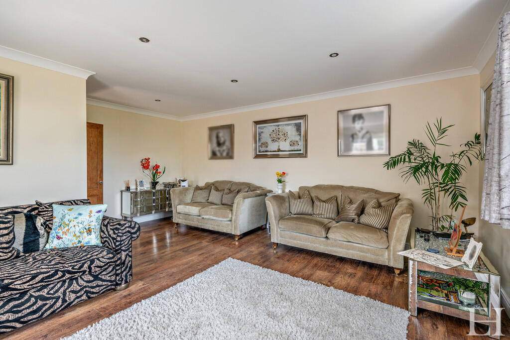 8608488-interiorW...