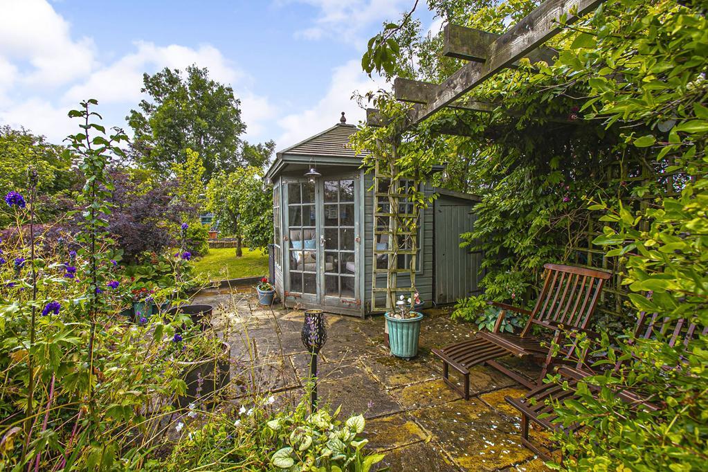 SUMMER HOUSE