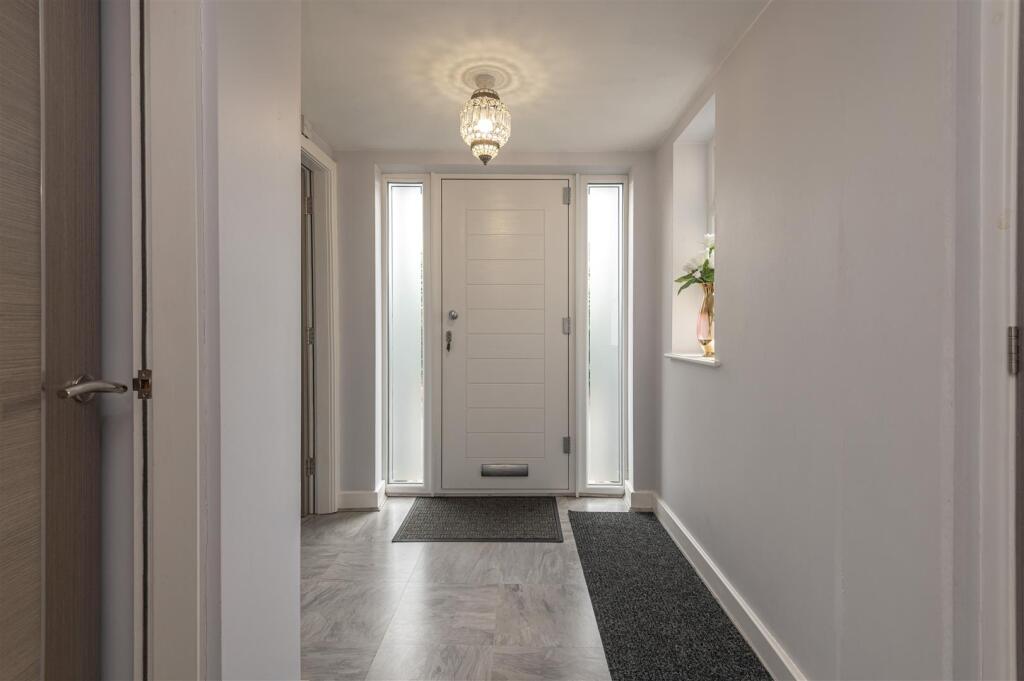 14 - 14 Broomfield Road HD2 2HG.jpg