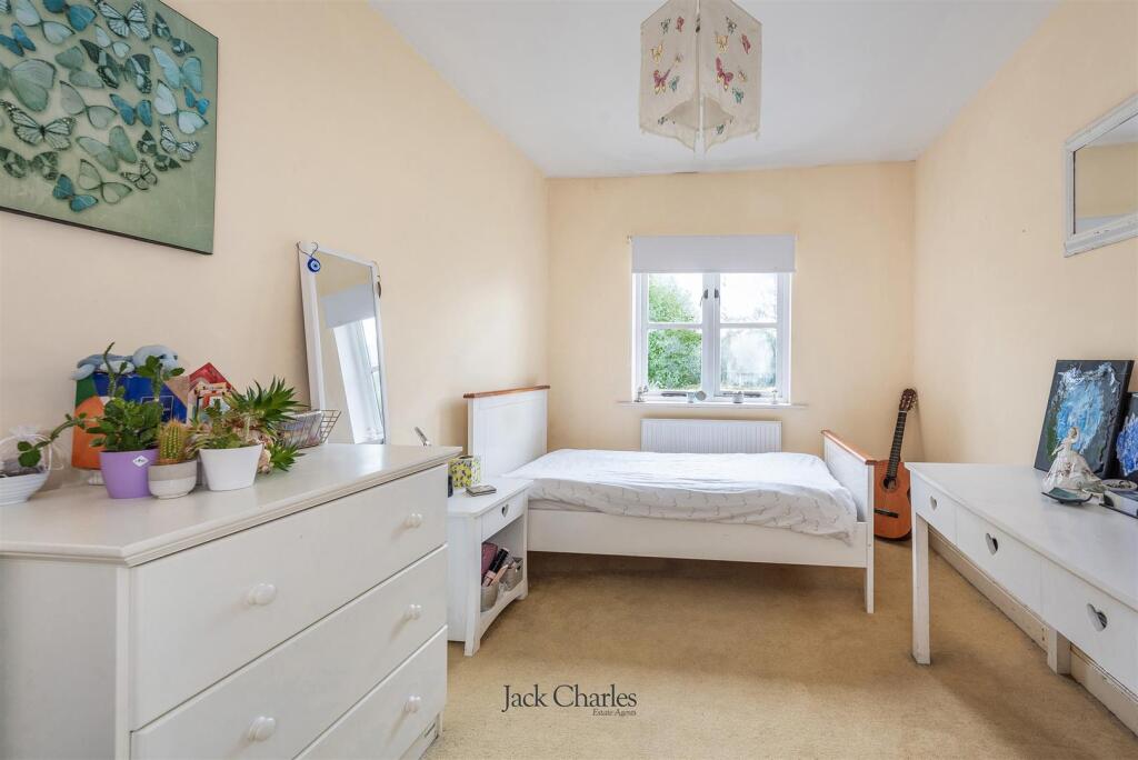 The Old Stables, Knotley Hall, TN11 8JH 013.jpg