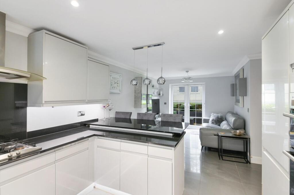 ACORN CLOSE (11).jpg